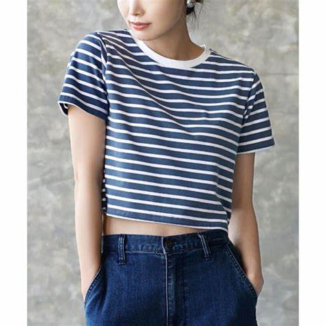 着丈短めミニTシャツの魅力と着こなし術