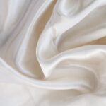 やさしくて上品な「レーヨン素材」の魅力とは？